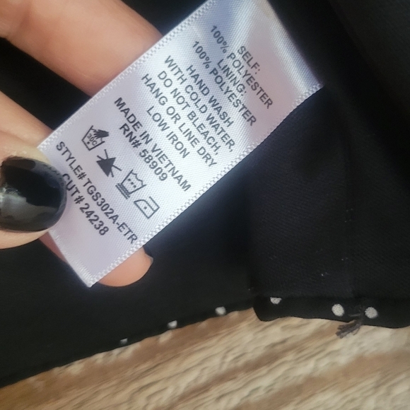 Gianni Bini Black with White Polka Dot Cropped Wrap Top Size XSmall - Picture 6 of 6